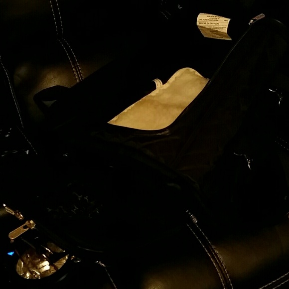 Pet Carrier/ Meets Airline requirements. - Picture 8 of 8